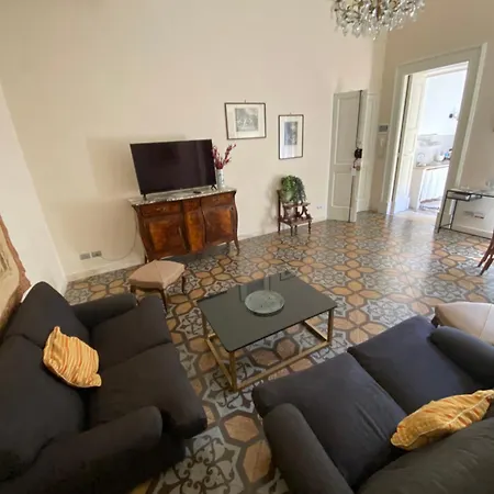 Palazzo Rollo Bed & Breakfast 2*