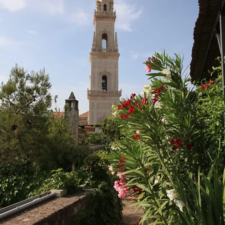 Oda ve Kahvaltı Palazzo Rollo 4*