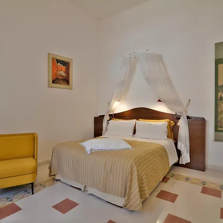 Palazzo Rollo 4* לצ'ה