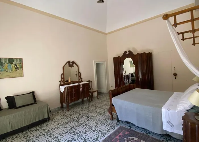 Palazzo Rollo 4* לצ'ה
