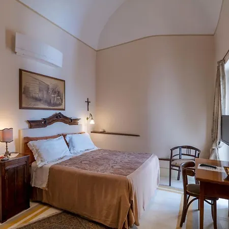 Palazzo Rollo Bed and breakfast 4*
