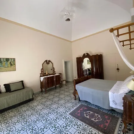 Palazzo Rollo 4* לצ'ה