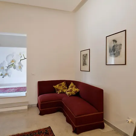 Palazzo Rollo לינה וארוחת בוקר