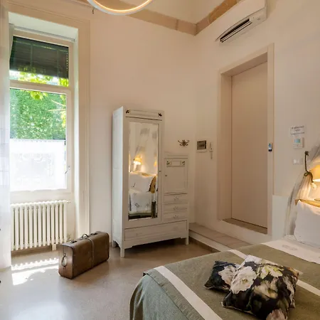 Palazzo Rollo Bed & Breakfast 4*