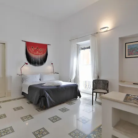 Palazzo Rollo 4* Лечче