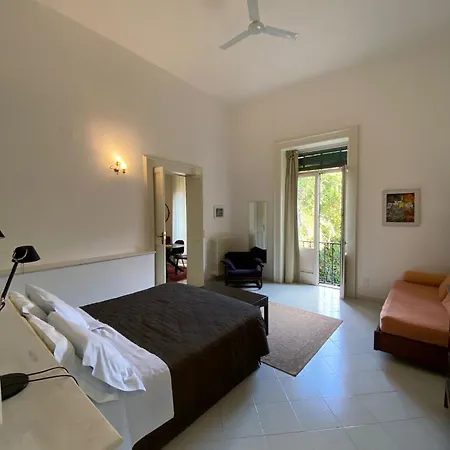 罗洛宫酒店 住宿加早餐酒店 莱切