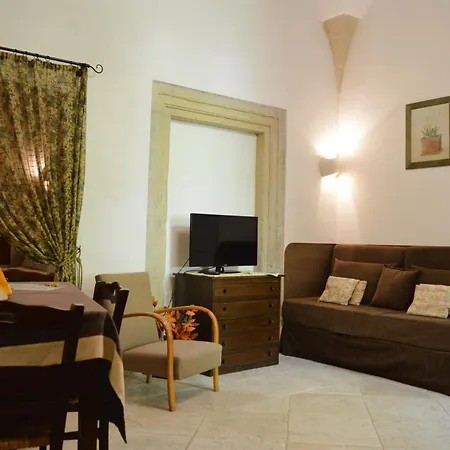 Palazzo Rollo לינה וארוחת בוקר 4*