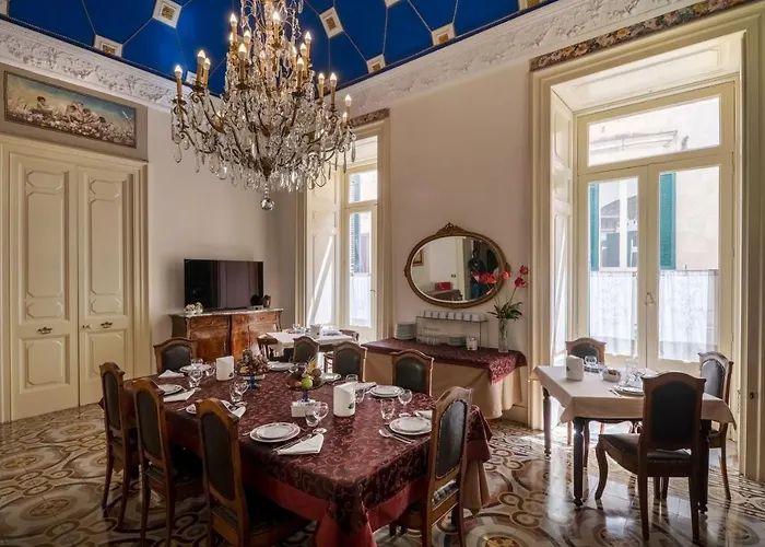 Palazzo Rollo לינה וארוחת בוקר לצ'ה