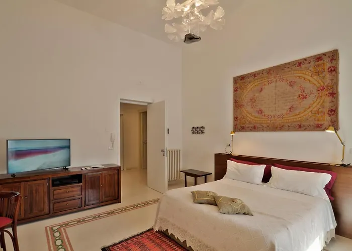 לינה וארוחת בוקר Palazzo Rollo 4*