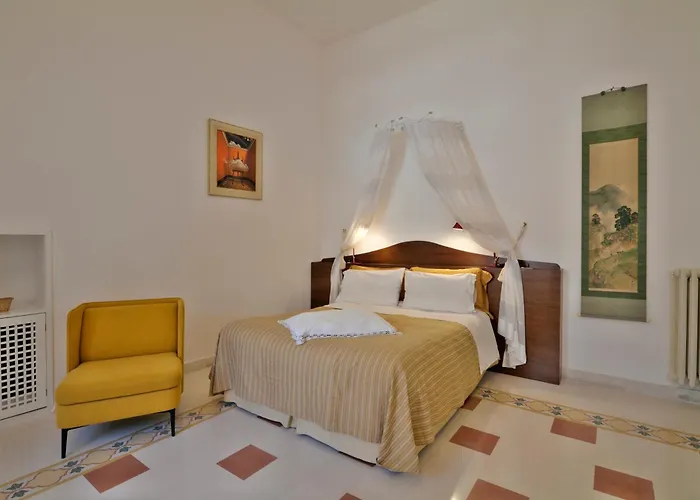 Palazzo Rollo 4* לצ'ה